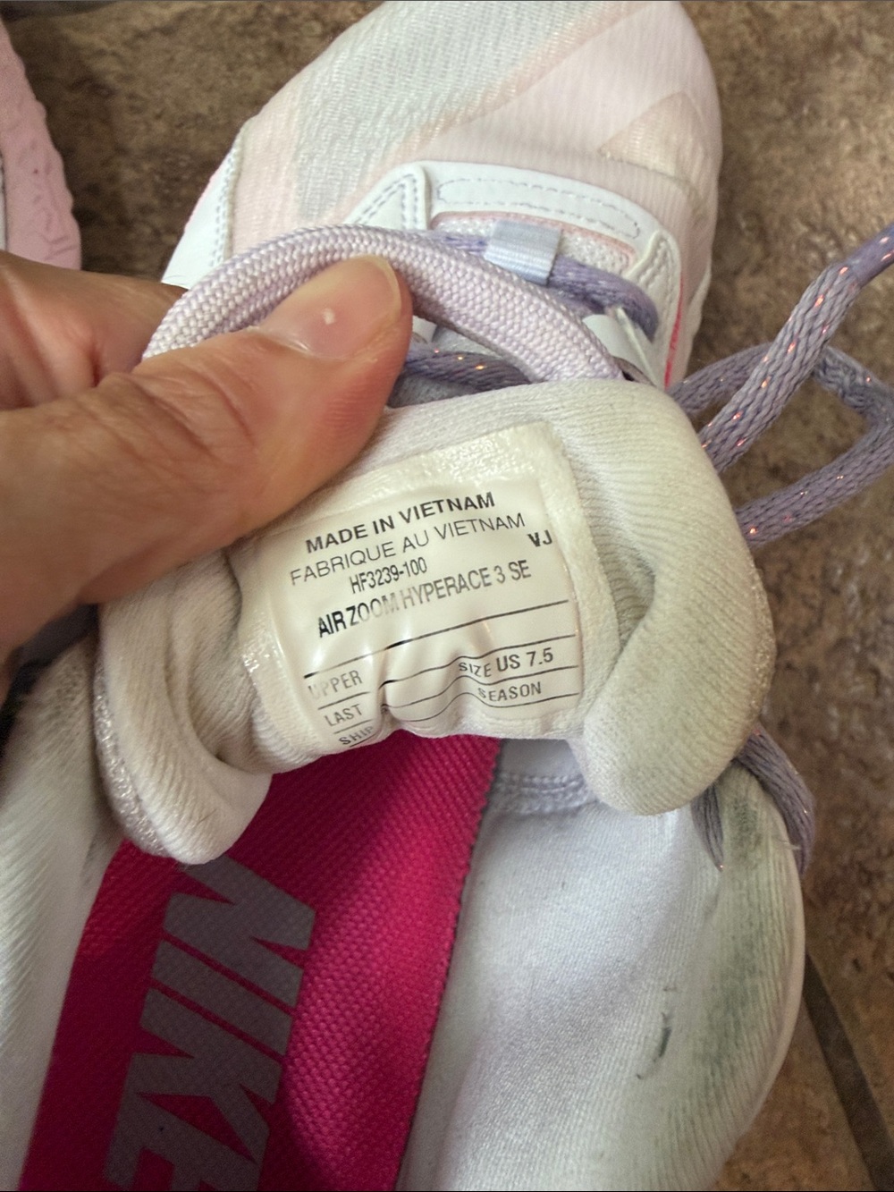 Nike AIRZOOM HyperAce 3 SE Women's White Athletic Sneakers with Pink Accents - Picture 5 of 10